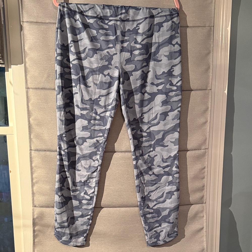Women’s Vineyard Vines Camo Print Leggings